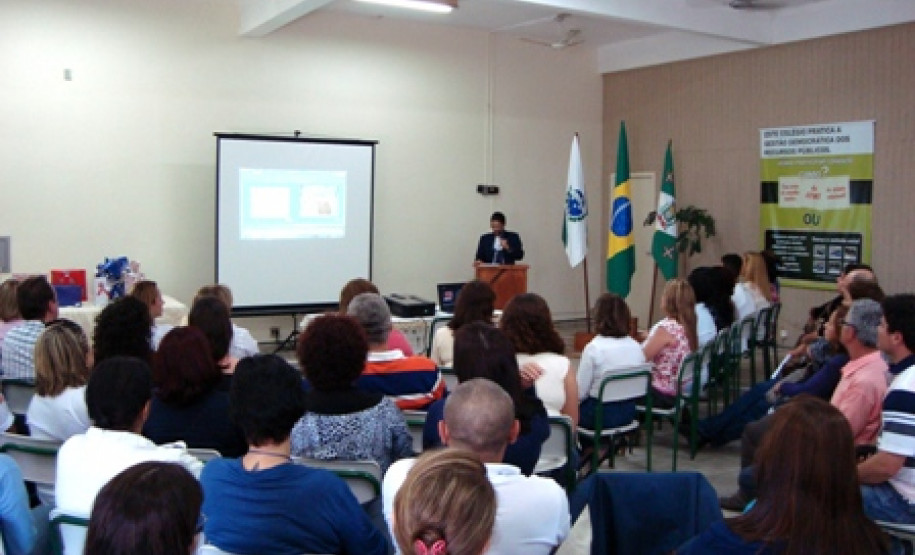 Iniciativa valoriza trabalhos dos agentes que atuam nas escolas atendidas pelo Núcleo de Paranaguá.