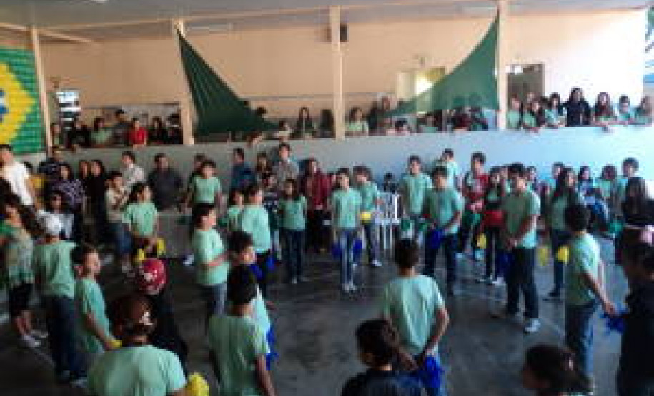 Projeto pretende familiarizar alunos com produção de notícias e difusão de suas produções culturais.