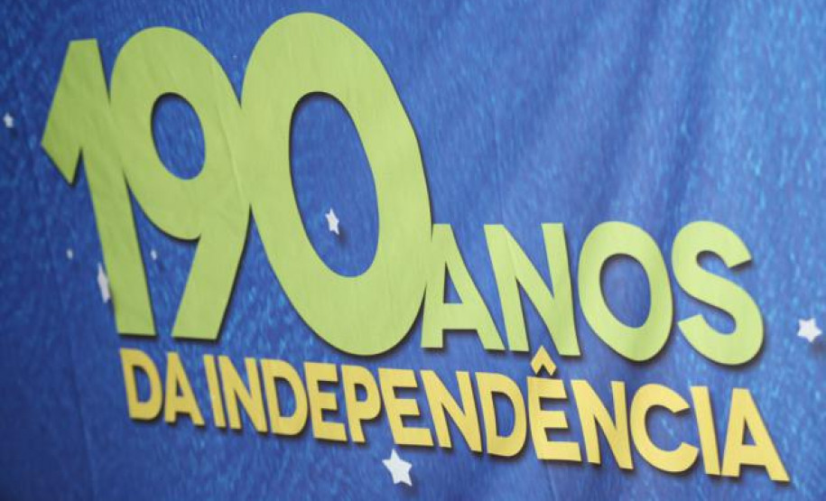 Cerca de 2 mil estudantes participaram da palestra “Ser feliz faz bem", e das apresentações culturais da Biblioteca Pública do Paraná no Museu Oscar Niemayer (MON), em Curitiba.