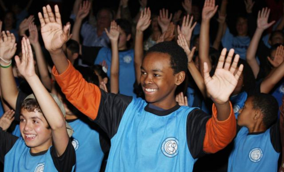 Cerca de 2 mil estudantes participaram da palestra “Ser feliz faz bem", e das apresentações culturais da Biblioteca Pública do Paraná no Museu Oscar Niemayer (MON), em Curitiba.