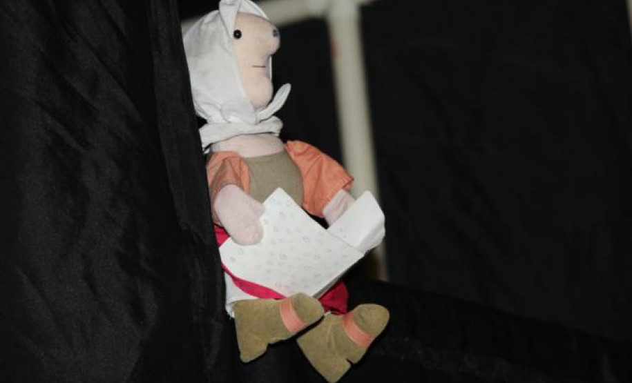 Cerca de 2 mil estudantes participaram da palestra “Ser feliz faz bem", e das apresentações culturais da Biblioteca Pública do Paraná no Museu Oscar Niemayer (MON), em Curitiba.