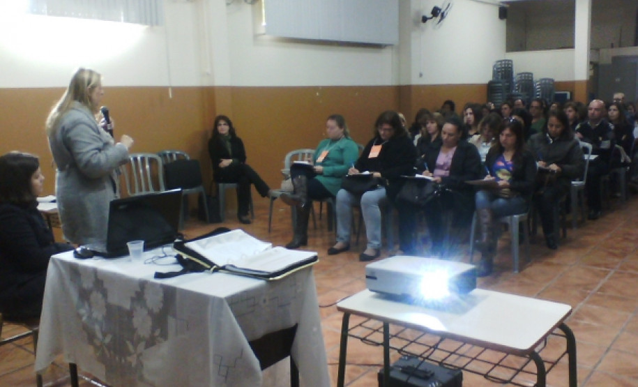 Encontro realizado no Núcleo Regional de Educação de Guarapuava.