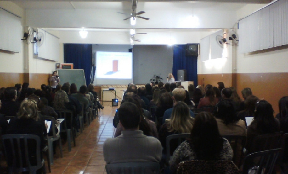 Encontro realizado no Núcleo Regional de Educação de Guarapuava.