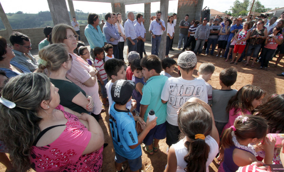 O governador Beto Richa visita as obras de escola municipal em São José da Boa Vista.