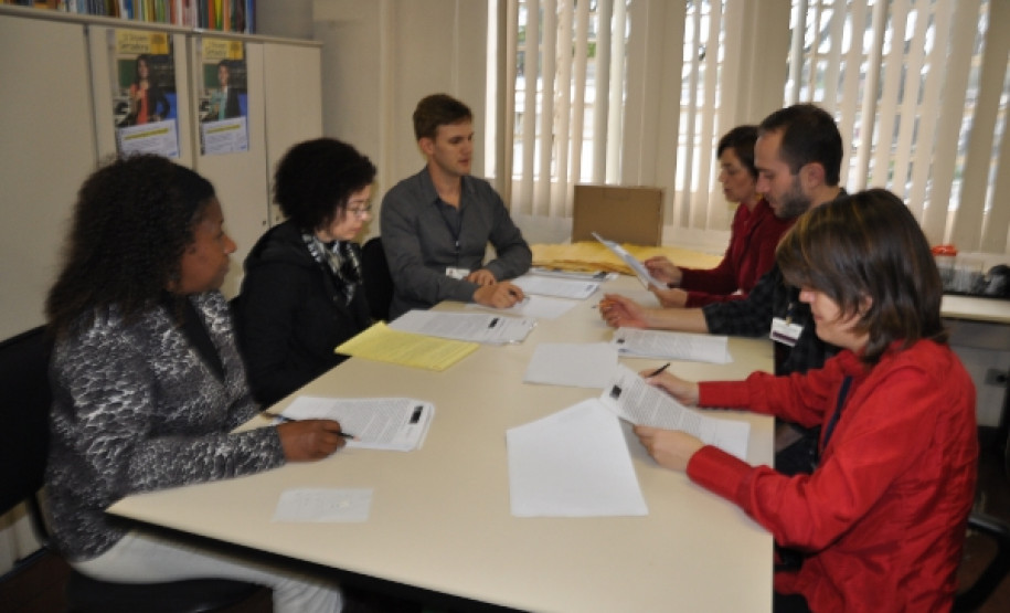 Com o tema “Meu município, meu país”, concurso mobilizou alunos de todo o Paraná. Primeiro lugar participará ainda do Projeto Jovem Senador, em Brasília.