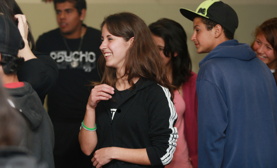 Iniciaram nessa terça-feira (25), no Colégio Estadual Homero Batista de Barros, em Curitiba, as oficinas de circo e percussão com instrumentos feitos com material reciclável, realizadas pela Caravana do Cerrado Circunstentável, grupo cultural do estado de Goiás.