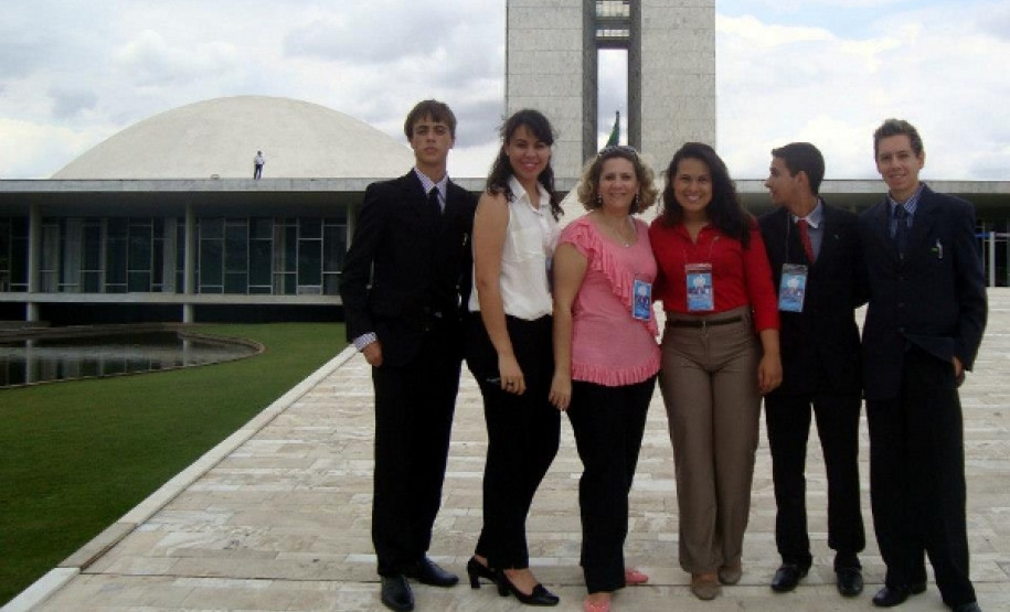 Alunos paranaenses participam do Parlamento Jovem