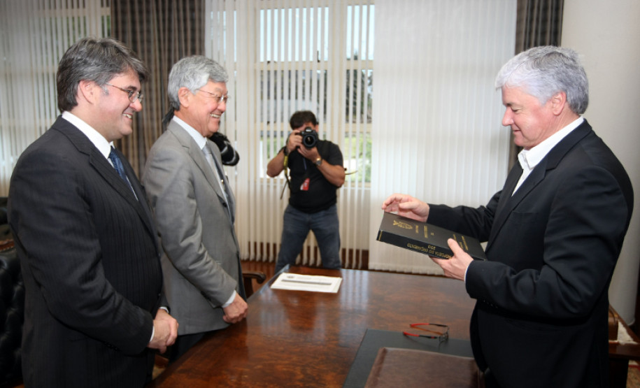 Governo encaminha proposta de orçamento para 2013 para a Assembleia