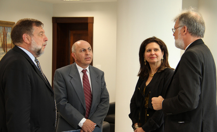 Convênio garante estágio a alunos da rede estadual