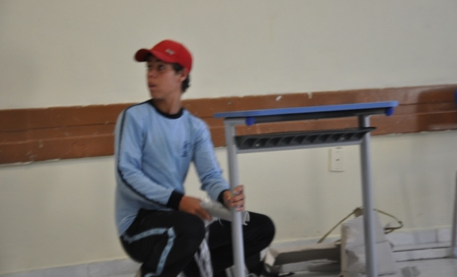 Mais de 700 escolas estaduais serão beneficiadas com investimentos de R$ 19,4 milhões em todo estado com entrega dos novos mobiliário escolar. Além dos alunos, professores também receberão cadeiras e mesas novas.