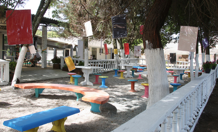 Criada para estimular a leitura e despertar o interesse pelas obras da poetisa, a revitalização do espaço é fruto do esforço de professores e alunos.