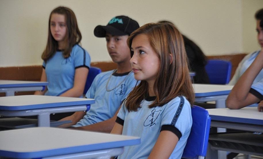 Colégio Estadual Avelino Antonio Ribeiro.