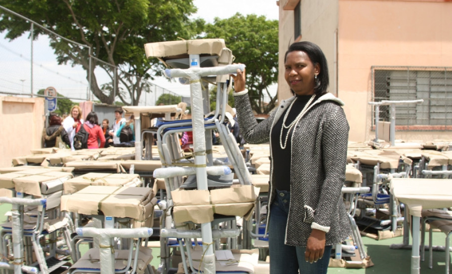 Para Cristina Filisbino, diretora do Colégio Estadual Paula Gomes, em Curitiba, o mobiliário é um componente importante do processo de ensino-aprendizagem. “Esse investimento vai melhorar a aparência da escola e fazer com que alunos e professores se sintam mais valorizados e também valorizem mais a escola”, afirmou.