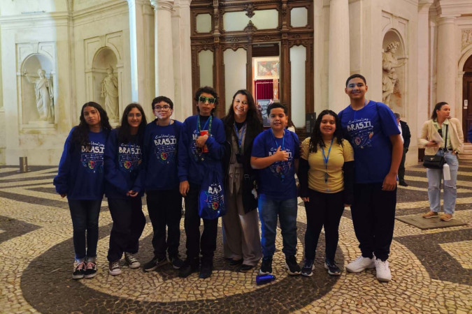 Com apoio do Estado, oito alunos de Paranaguá vivenciam intercâmbio em Portugal