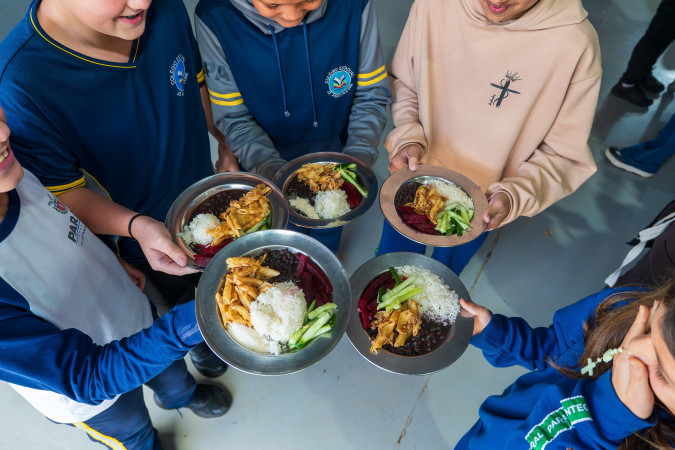 Estado entrega nova remessa da alimentação escolar diária para 1,2 milhão de alunos